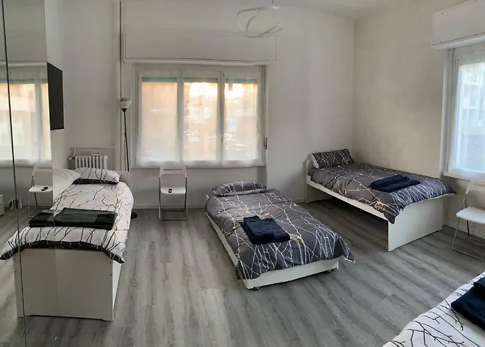 Sunny -Entire Apartment Milan Center- 24H Check-In