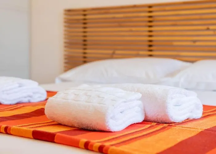 Guest Planet - Grazioso Bilocale Bande Nere M1