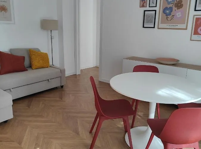 Elegante Bilocale A Milano Con Balcone
