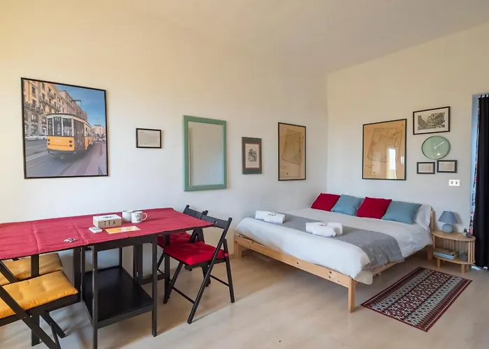 Xenia Apartments - Luminous Studio At Navigli Tram Theme