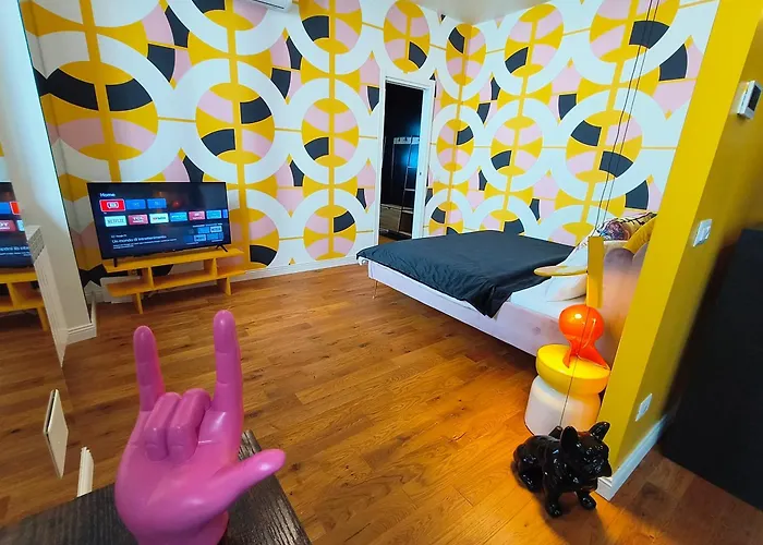 Designed 2 Rooms In Milan Urban With Ac, Wifi And Subway