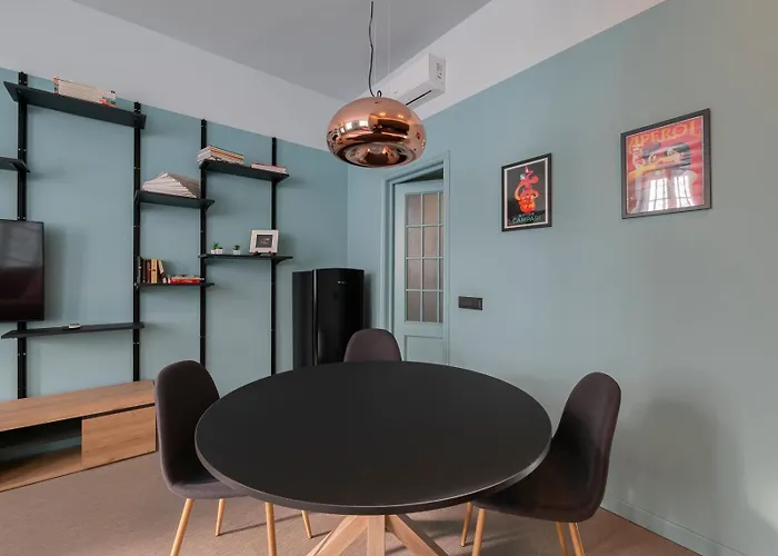 Tiffany Cozy Flat