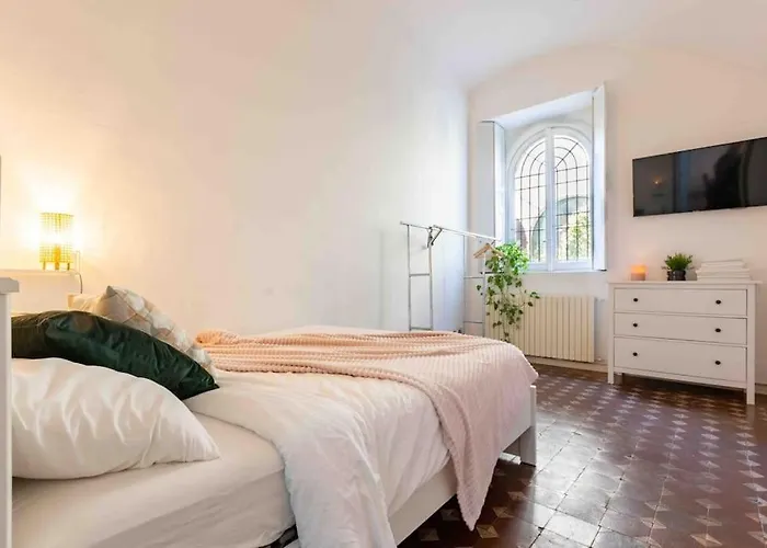 Bohemian Art Apartment. One Bedroom One Sofa