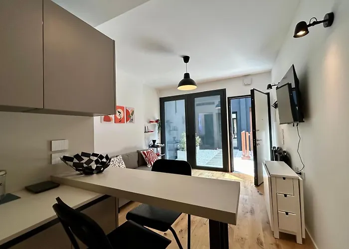 Kibilu Luxury Apt With Terrace, Isola District And Near Garibaldi Station