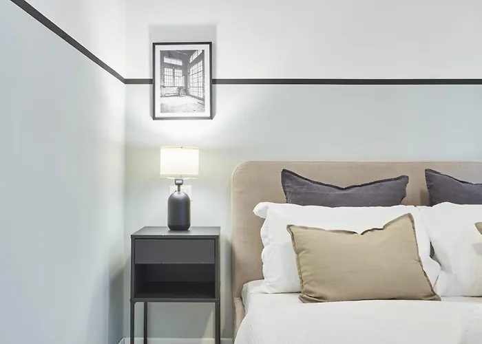 Elegante Appartamento Minimal Dai Tocchi Botanici