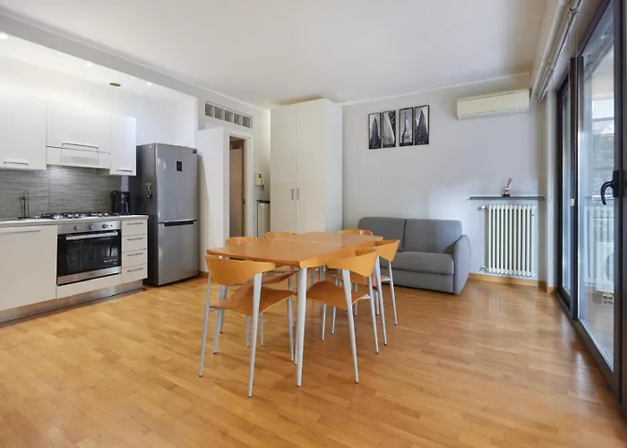 Bande Nere Studio- A Few Steps From Metro