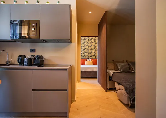 Fashion & Design District- Fancy Apartment