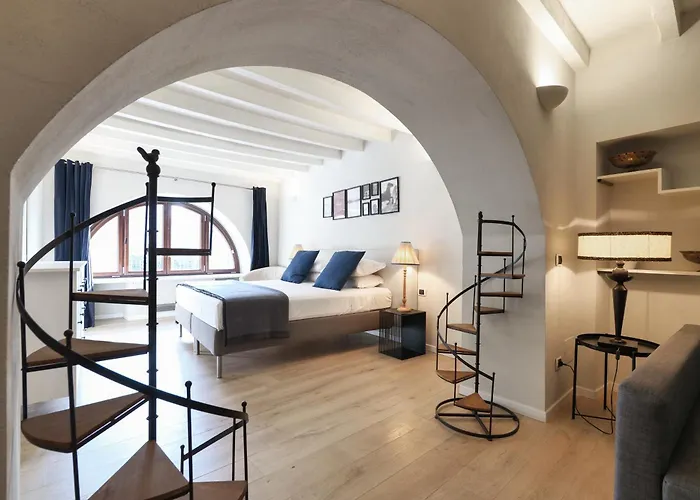 Elegant Rosales Apt.