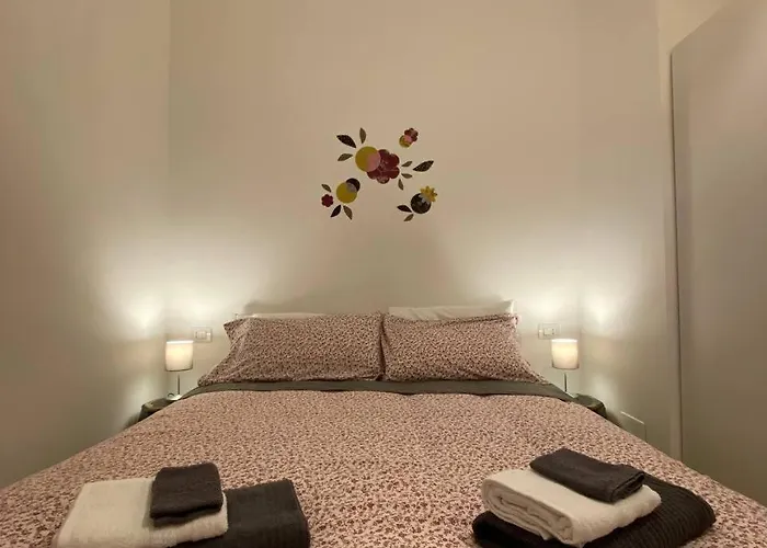 Elegant & Chic Navigli Apartment