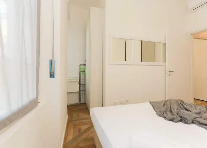 Modern apartment near Bocconi University