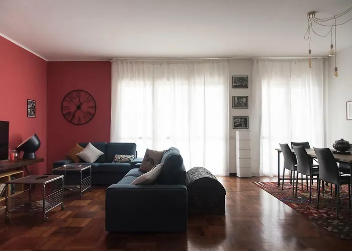 Luxurious 4Bdr Penthouse Near Duomo Cathedral