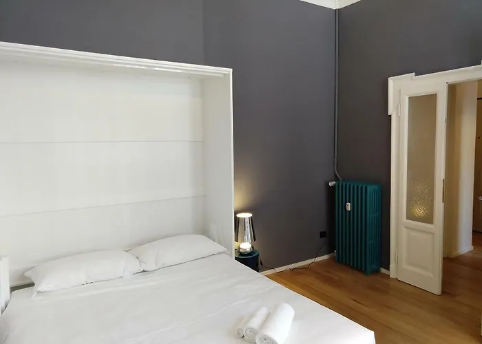 Gray design suite in casa epoca Isola Garibaldi