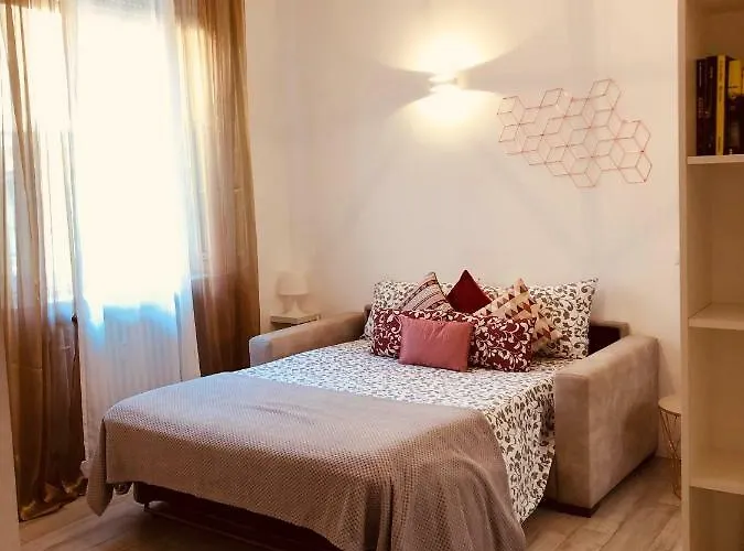 Joy House -Central City Near Metro Arco Della Pace Brera-Entire Apartment Perfect For Work & Play, Nightlife With Ac & Fast Wifi Welcome To The Cool Joy House!