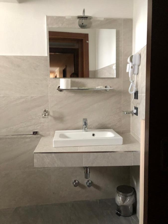 Nuovo Hotel *