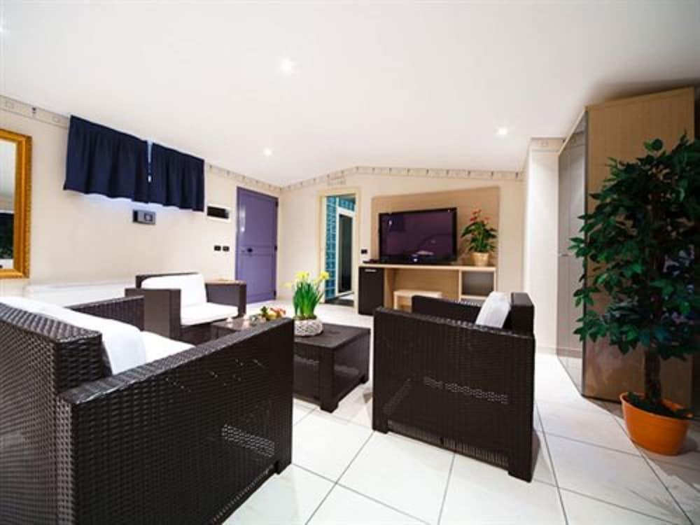 Autosole 2 Hotel 3*