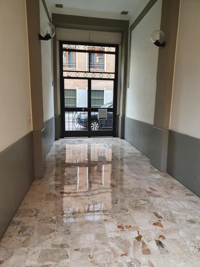 The Centre Junior - Free Parking Per Selected Rate And Car Keys Must At Garage - Zone Arco Della Pace - Castello Sforzesco -last Supper -nearest Metro Subway Greenline M2 Moscova