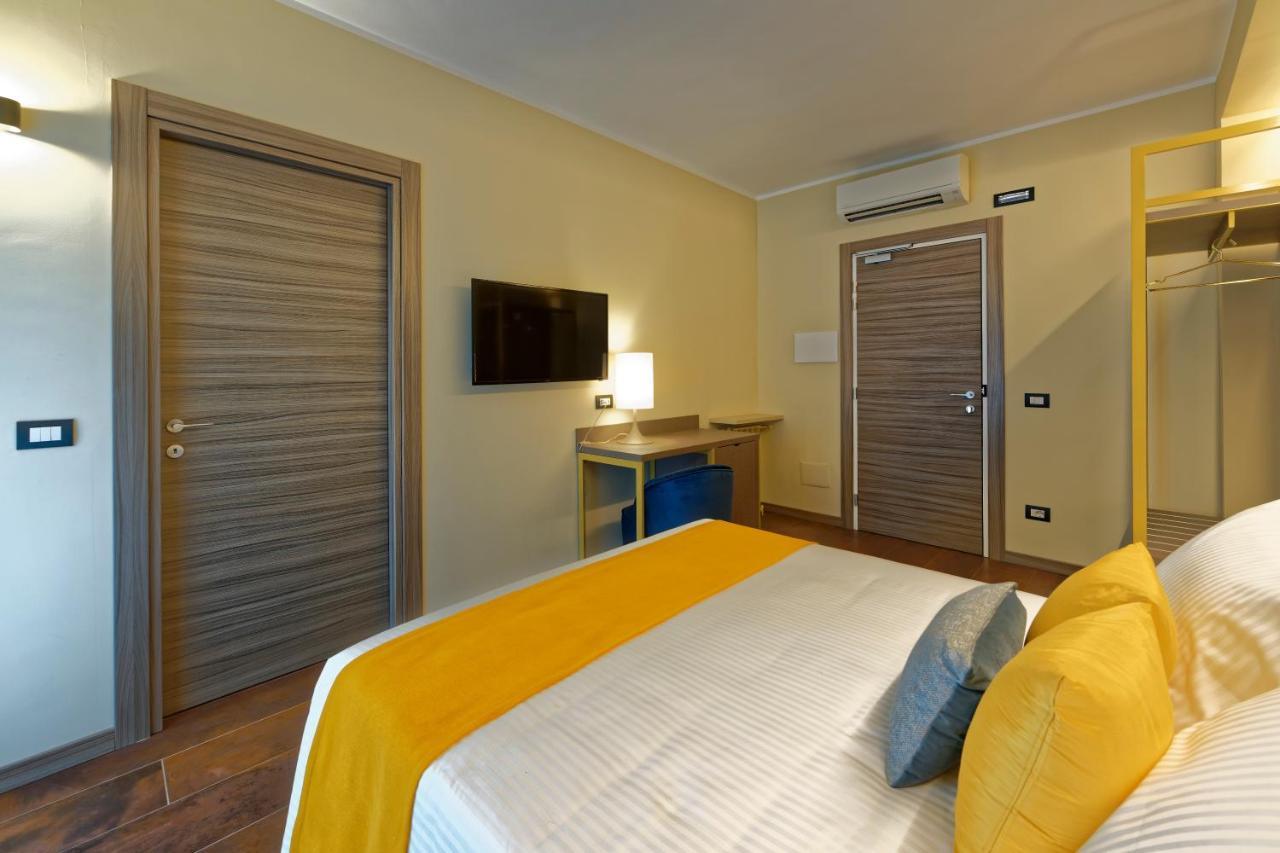 Red Ribbon Guest house 2*