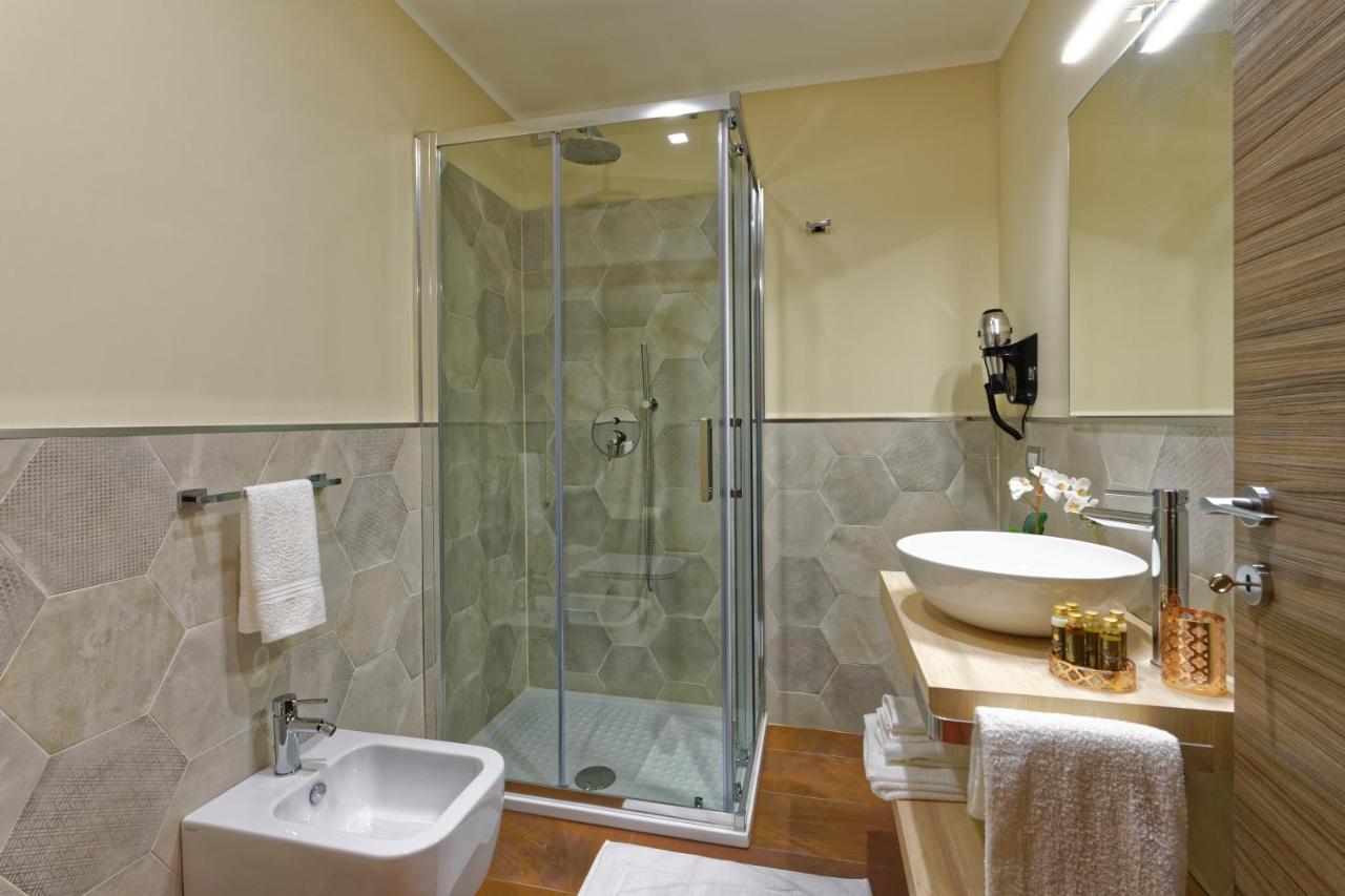 Red Ribbon Guest house 2*