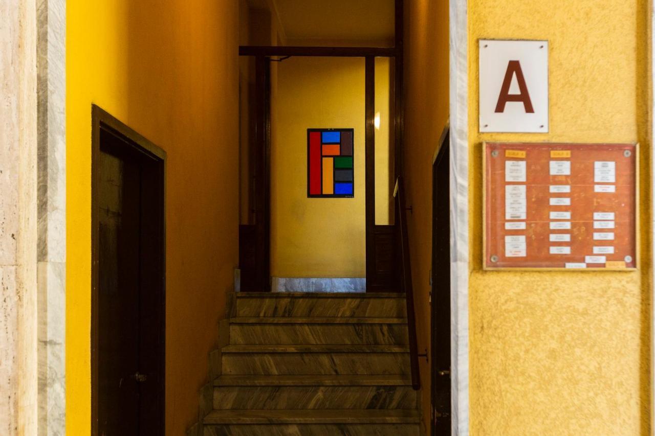 Apartment Yellow Line Mailand
