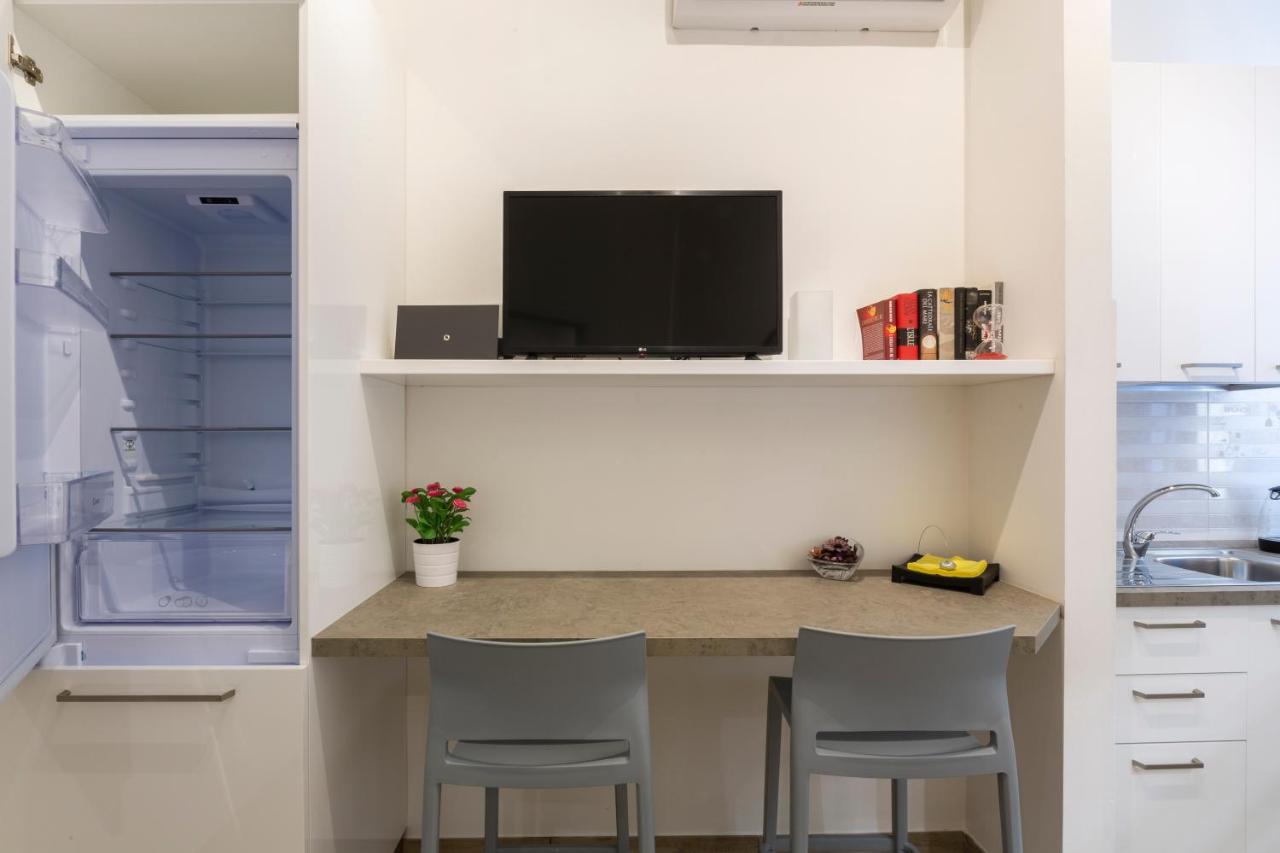 Apartment Yellow Line