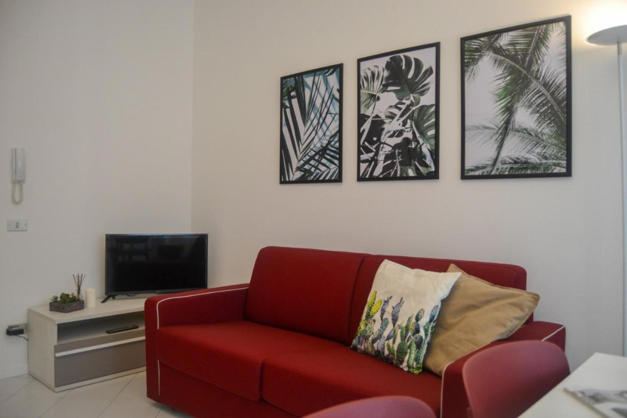 Joivy Lovely For 4 Next To Bus And Metro Station Appartement Milaan
