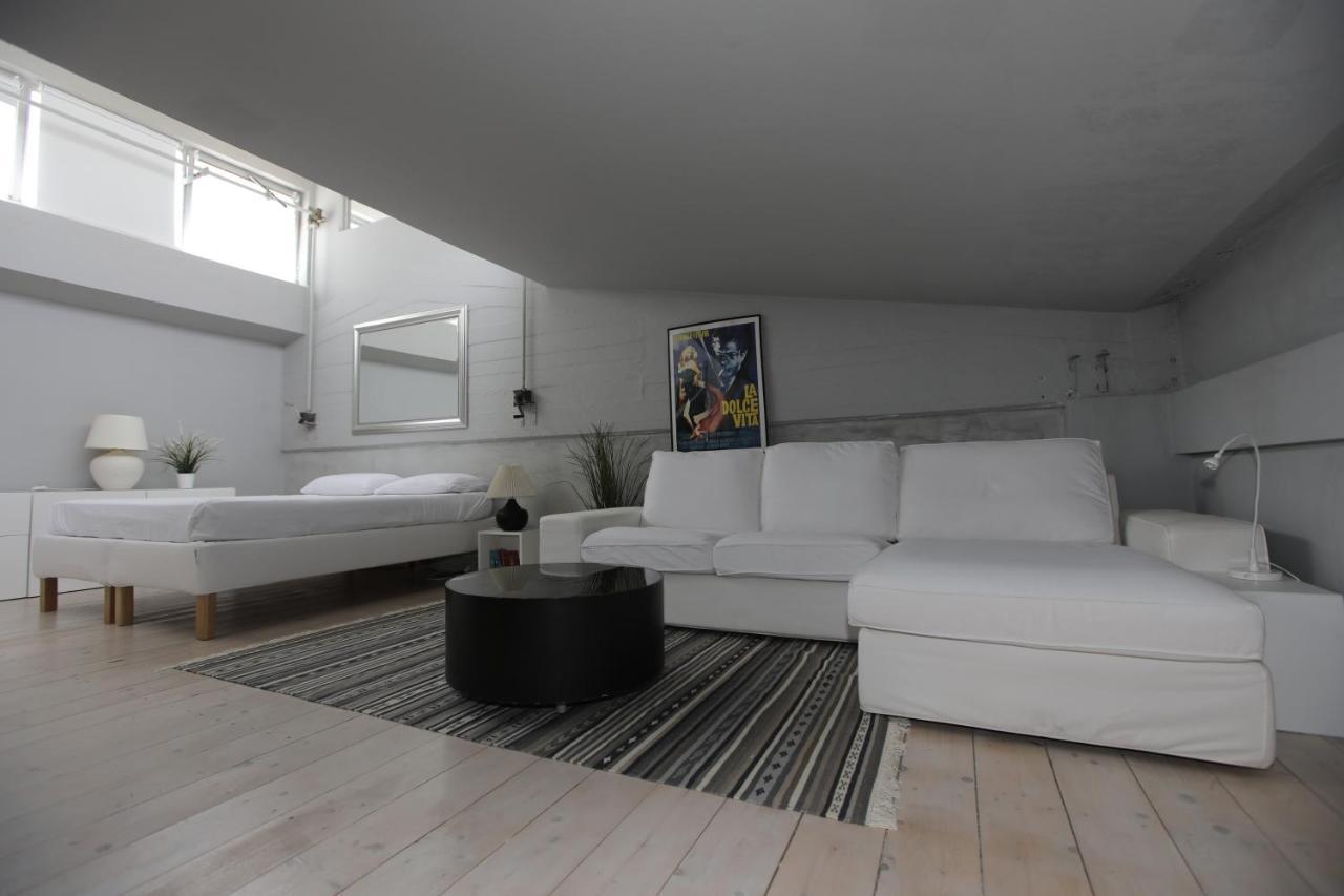 Loft Navigli With Private Garden Bed & Breakfast