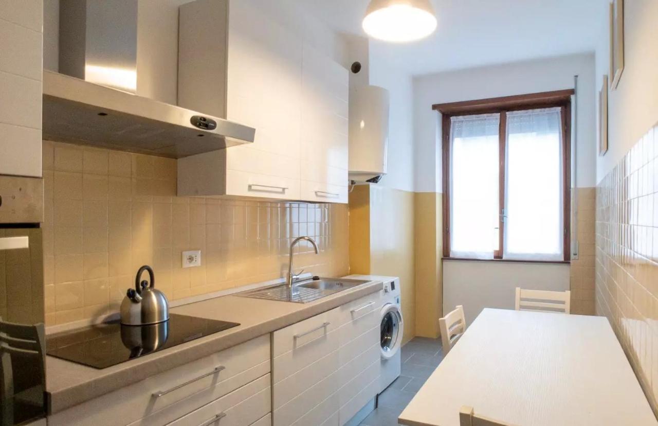 Cozy And Modern In Corvetto Milano