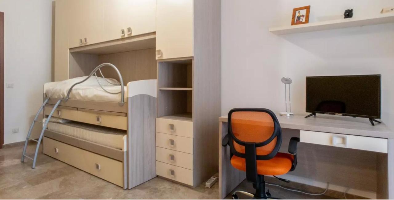 Cozy And Modern In Corvetto Lejlighed Milano
