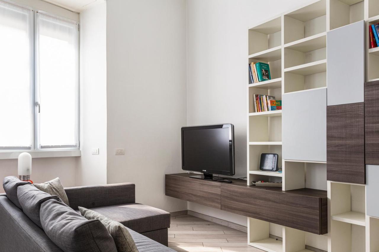 Apartment Spacious Retreat Steps From Lambrate Metro- Via Pacini Milan