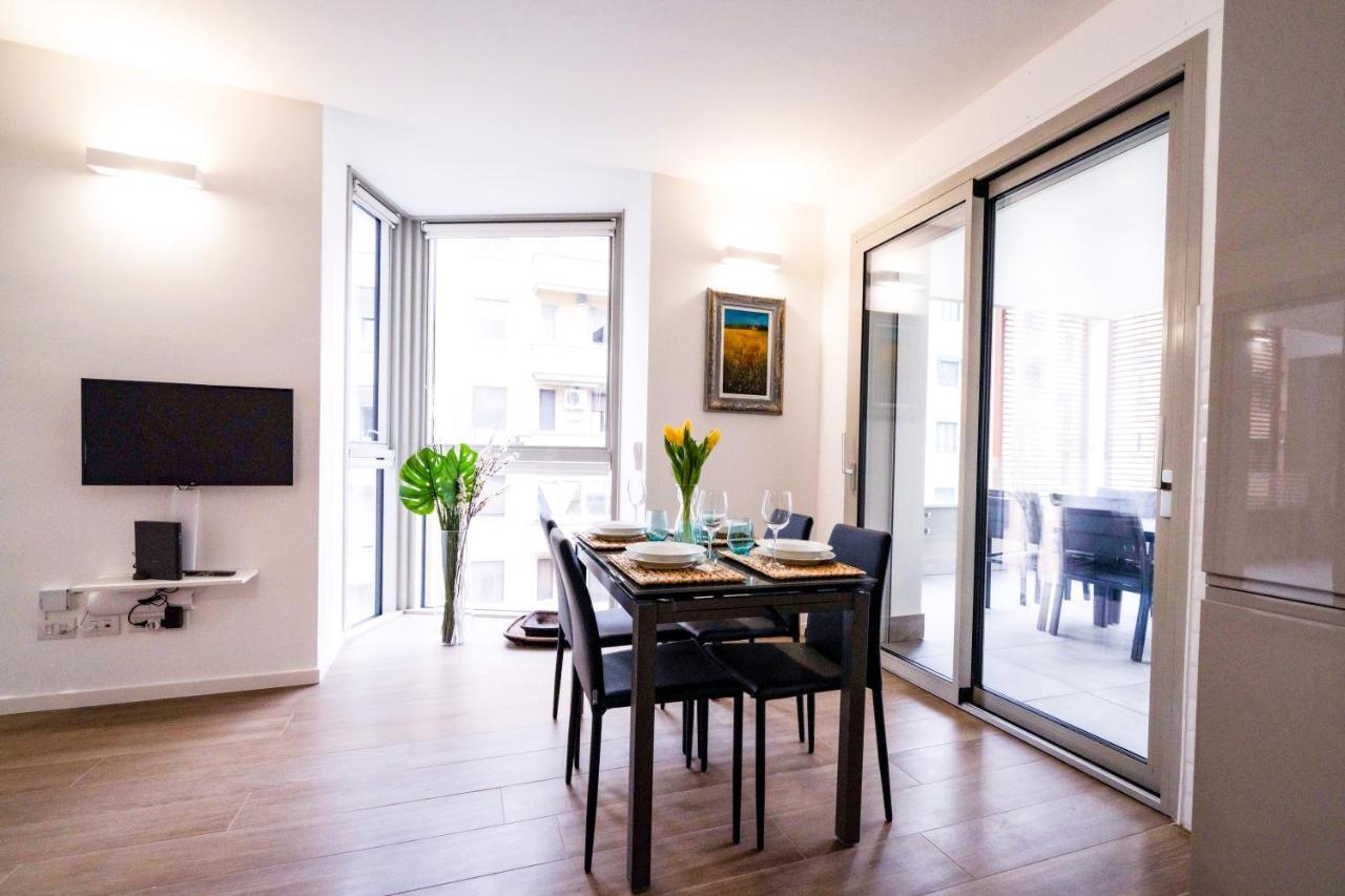 Amazing Brand New 2 Upper Scale With Gym Close To Metro Apartment *