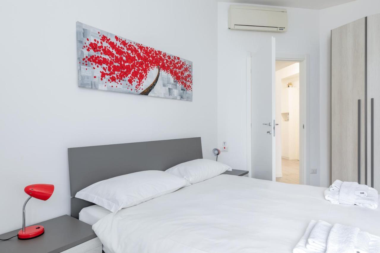 Piazza De Angeli M1 Comfortable Flat With Balcony * Milano