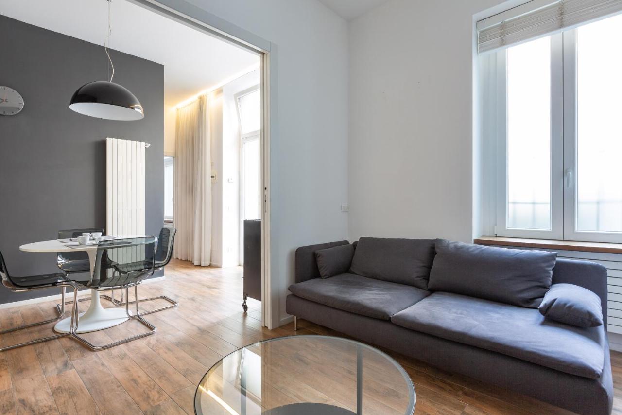 Tricolore Modern And Cozy Milan
