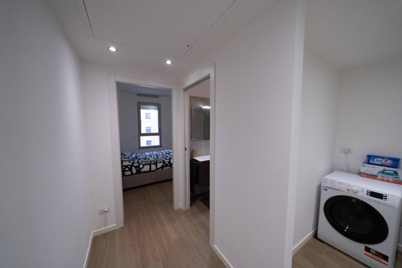 Apartment Amazing Brand New 2 Upper Scale With Gym Close To Metro