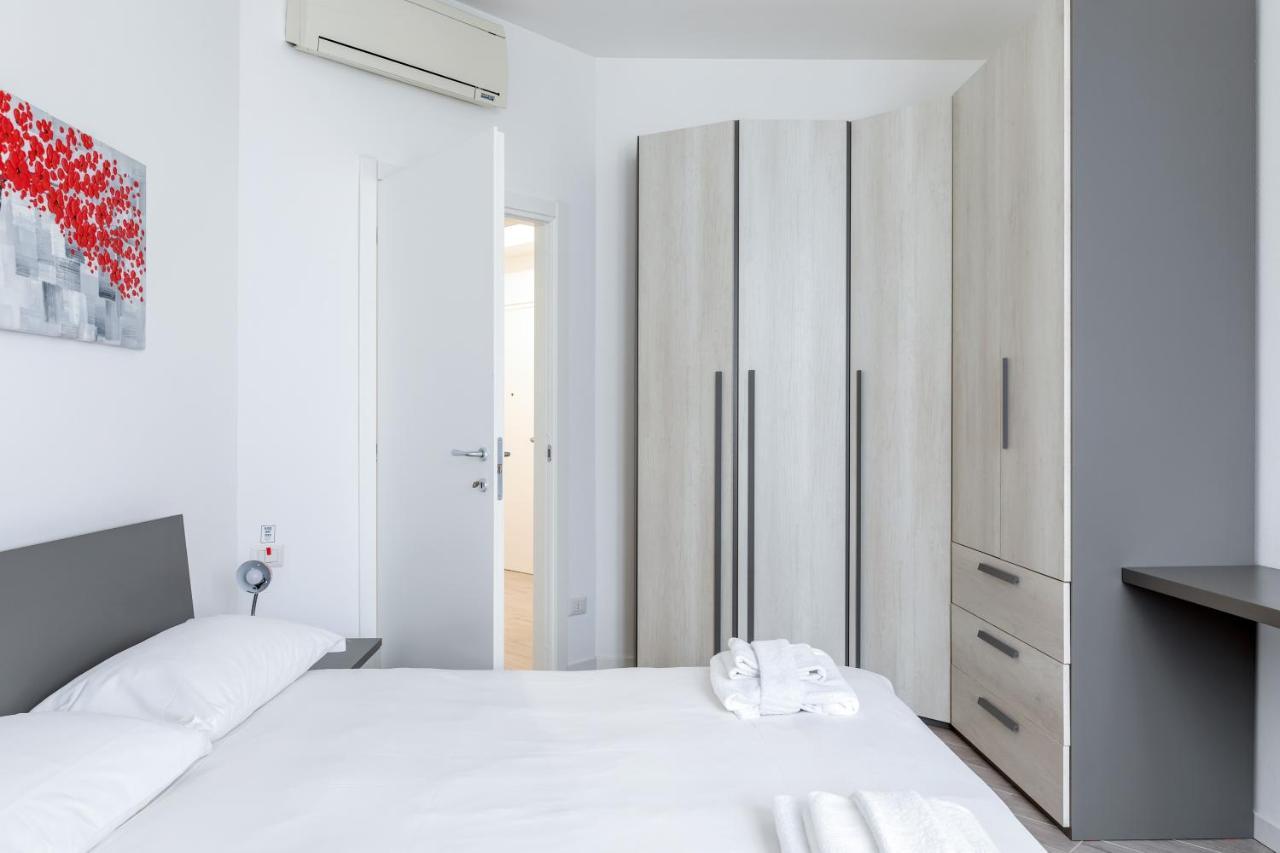 Piazza De Angeli M1 Comfortable Flat With Balcony * Milano