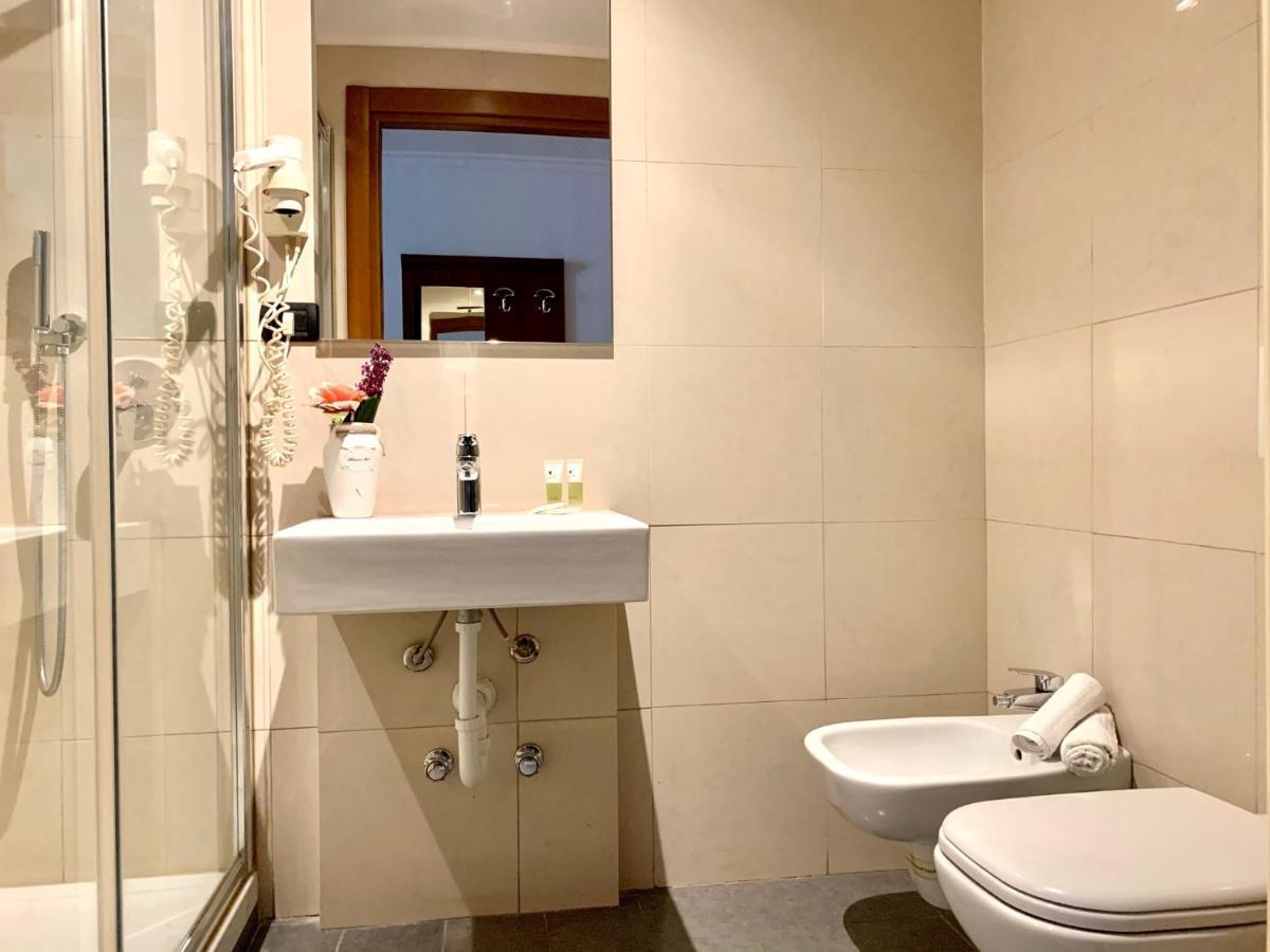 Astrid Hotel 2*