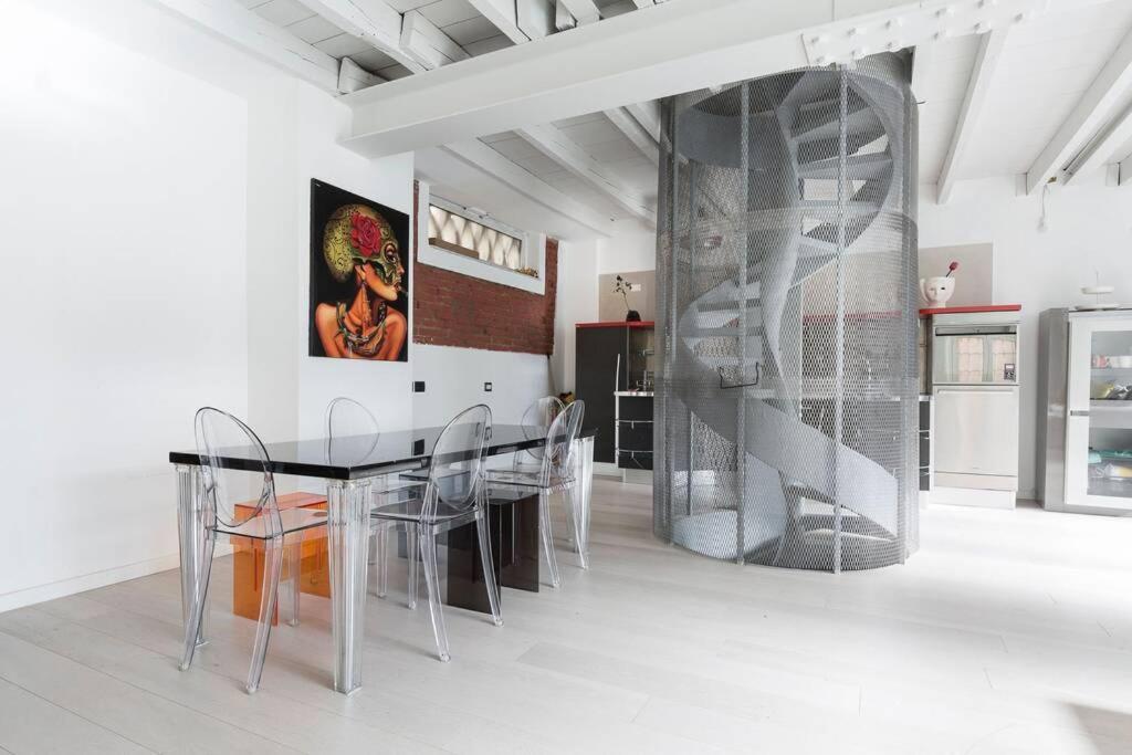 Unique 4 Storey House On Naviglio 4bd, 4bt Lejlighed