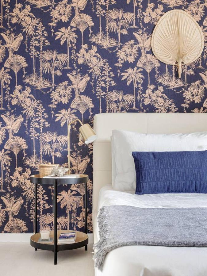 Golden Navy Design In Porta Venezia Apartment *