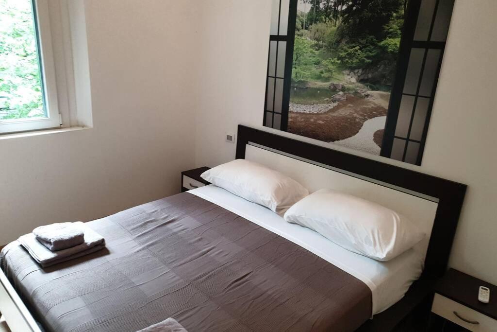 Apartment Your Lovely Home, Porta Venezia-1 Queen Bed, 3 Single Beds, 1 Sofa Bed-