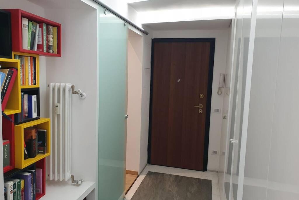 Your Lovely Home, Porta Venezia-1 Queen Bed, 3 Single Beds, 1 Sofa Bed- Apartment Mailand