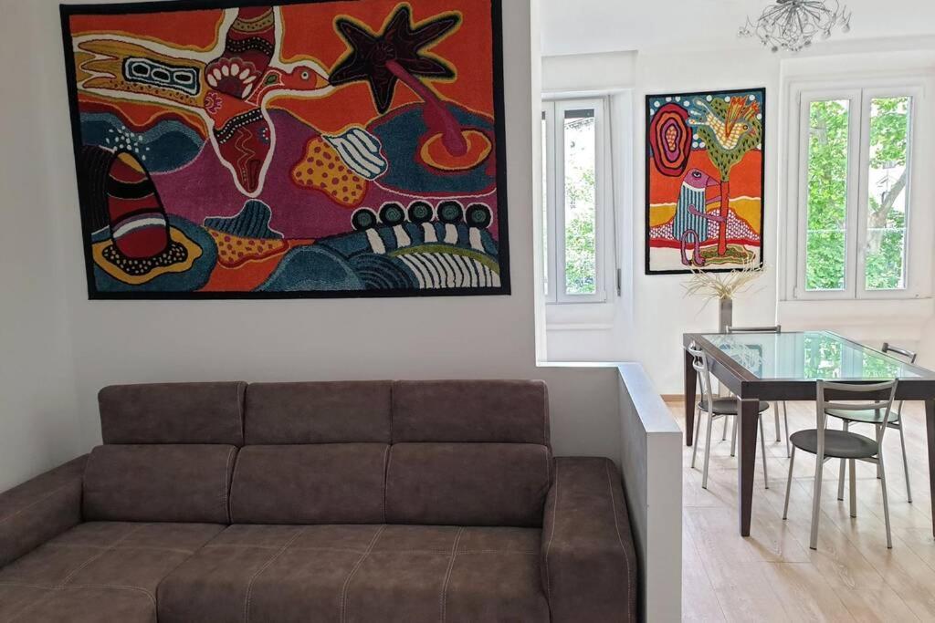 Your Lovely Home, Porta Venezia-1 Queen Bed, 3 Single Beds, 1 Sofa Bed- Apartment Mailand