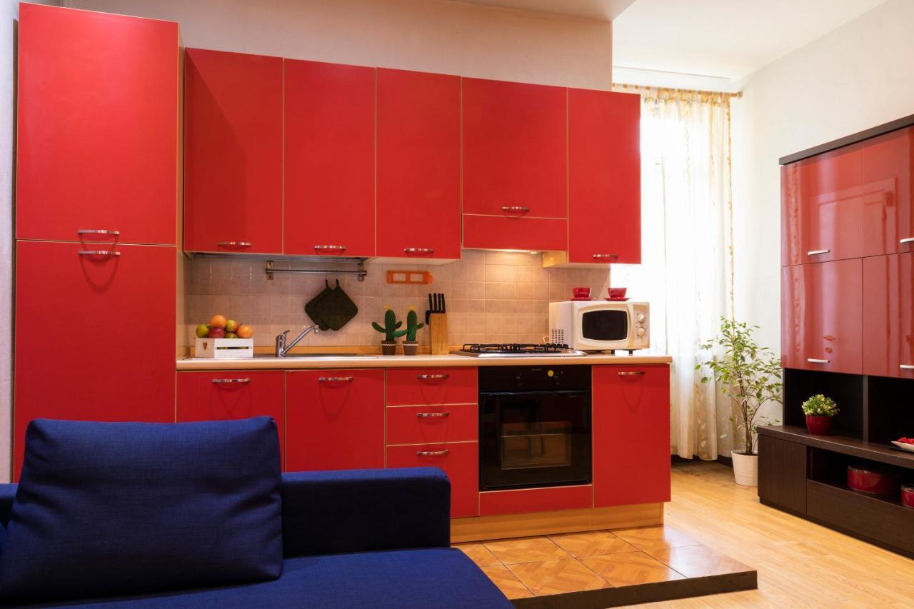 Colorful Porta Romana Apartment *