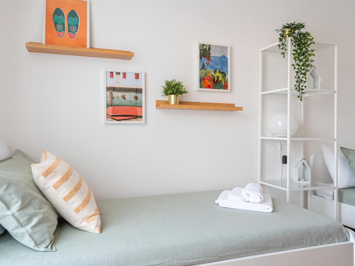 The Best Rent - Large And Bright Two-bedrooms With Balcony Apartment *