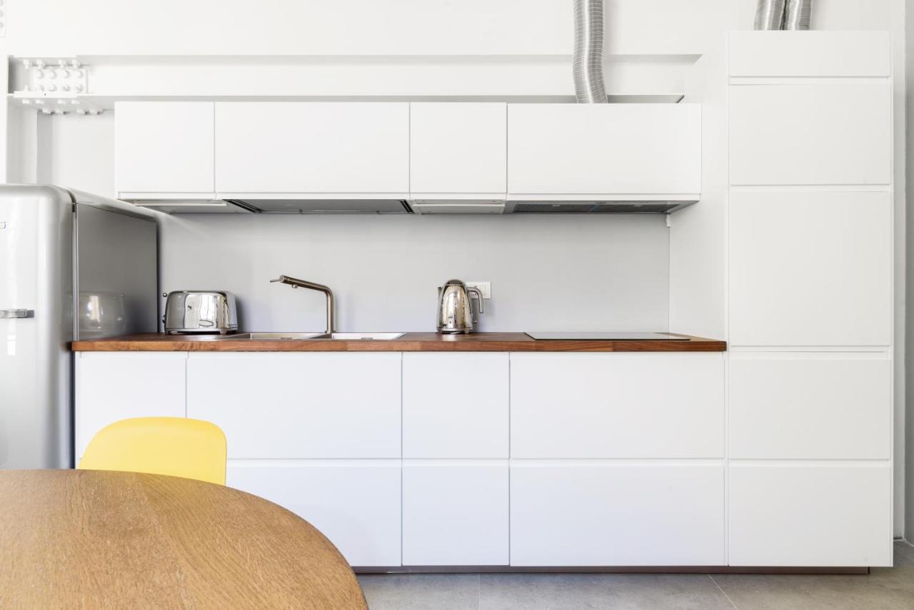 White Navigli Apartment *