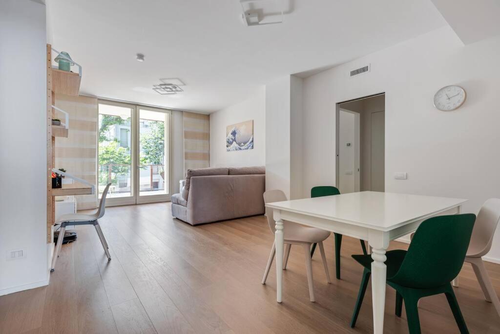 Easylife - Modern And Spacious In Fiera Life Holiday home Milan