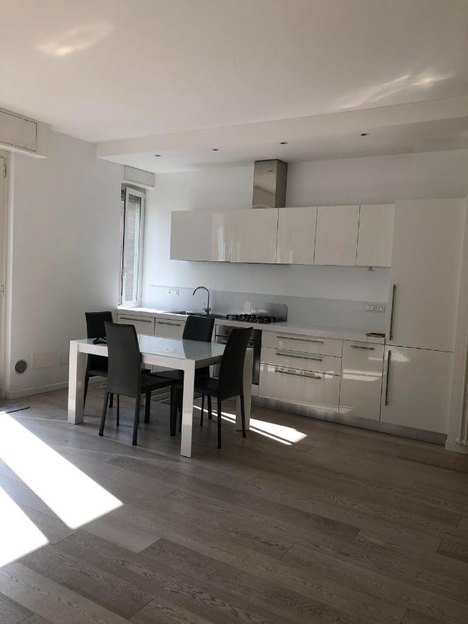 Bright & Spacious Near Navigli - Ponti Milan