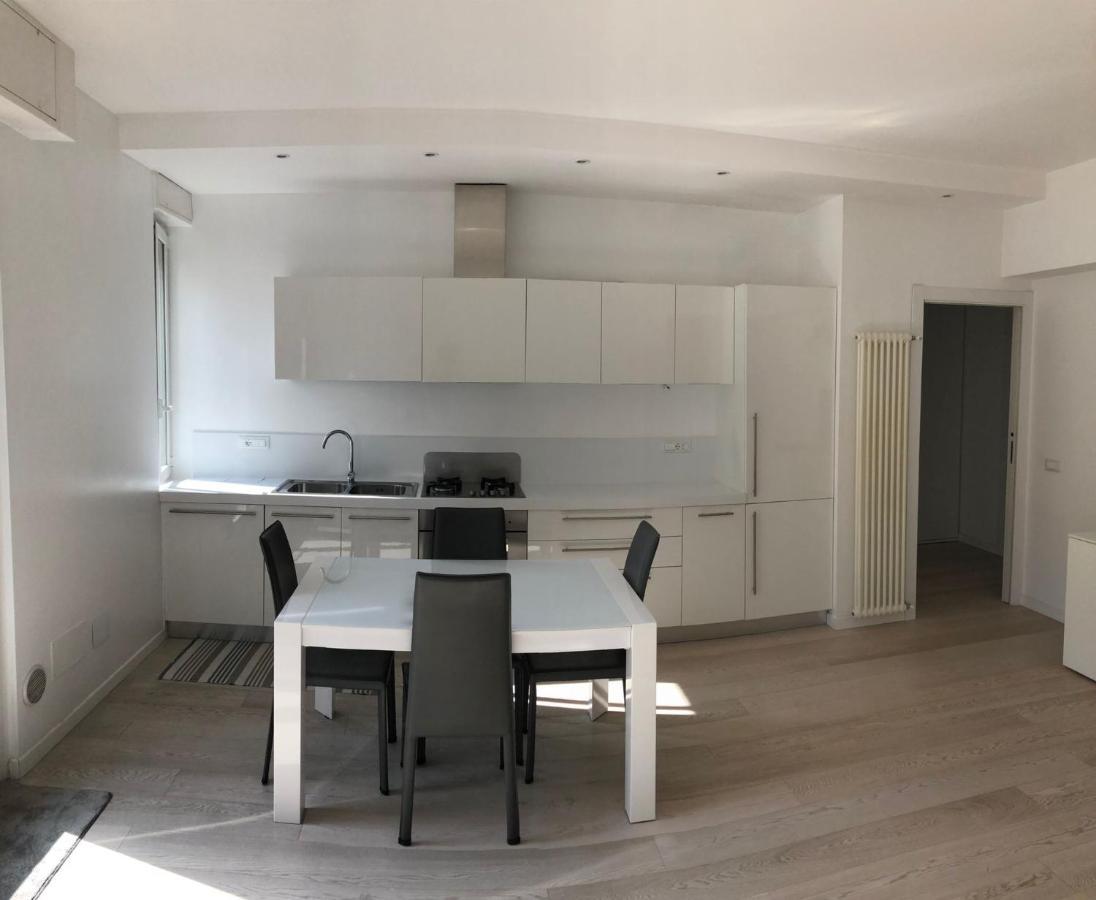 Bright & Spacious Near Navigli - Ponti * Milan