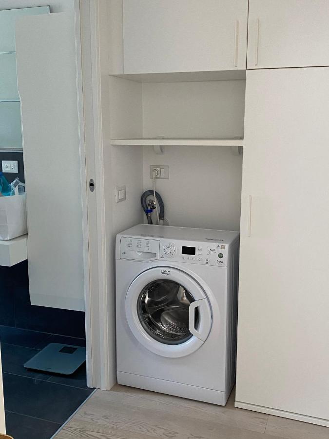 Bright & Spacious Near Navigli - Ponti Apartment Milan