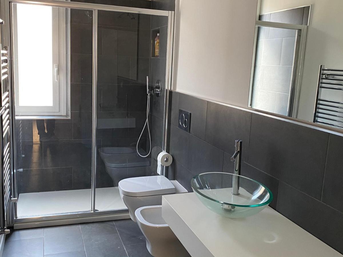 Bright & Spacious Near Navigli - Ponti Apartment Milan