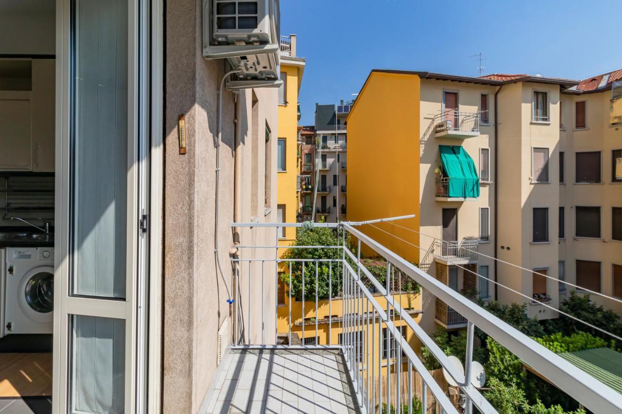 Altido Sleek Flat With Balcony, Walking Distance From Centre Mailand