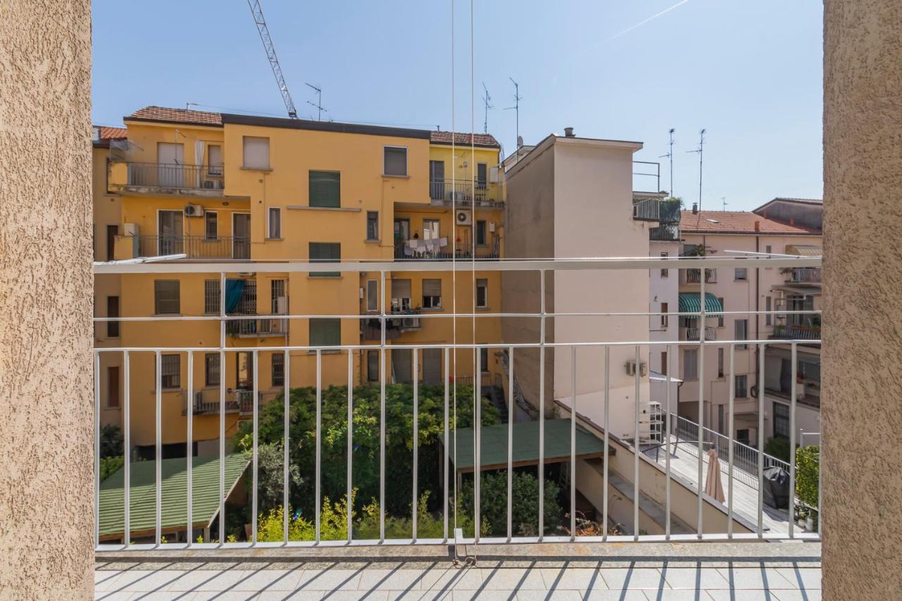 Altido Sleek Flat With Balcony, Walking Distance From Centre Apartment Mailand